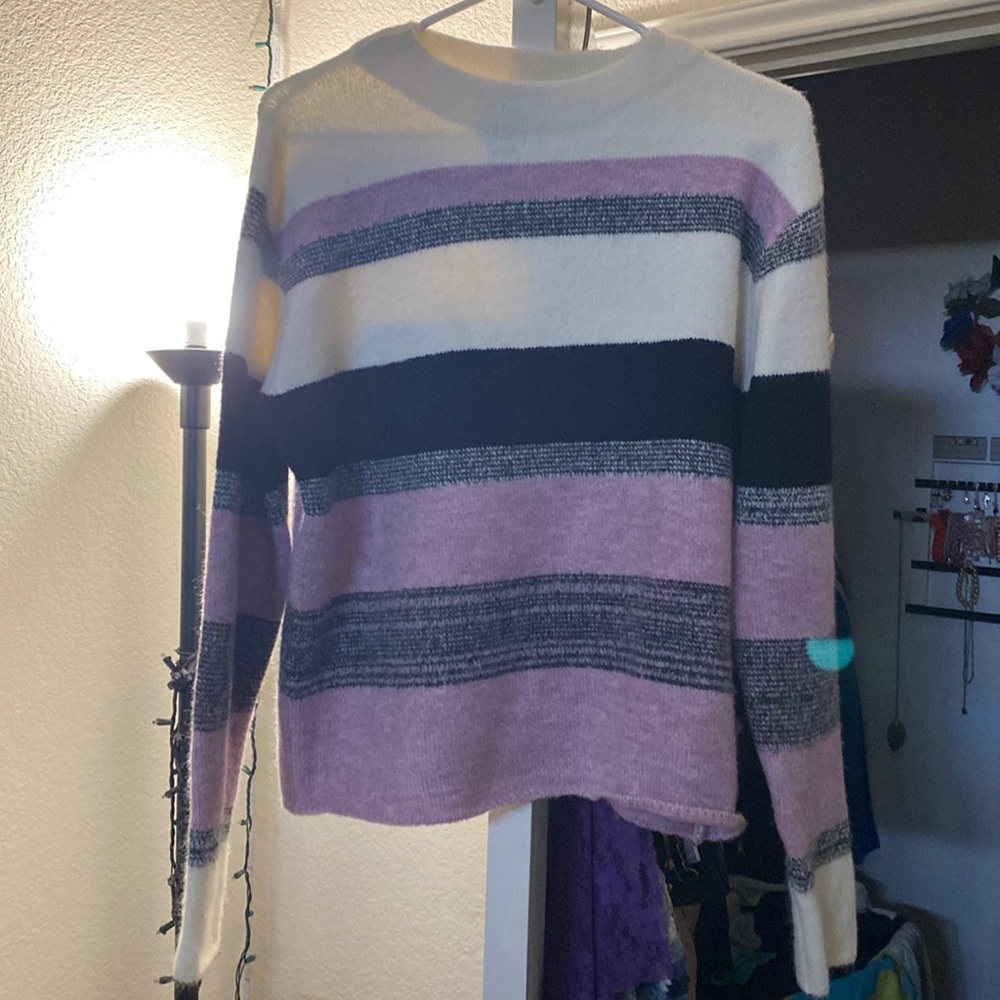 Light purple,black and white rain and rose sweater